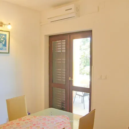Apartments Rina Primosten Exterior photo