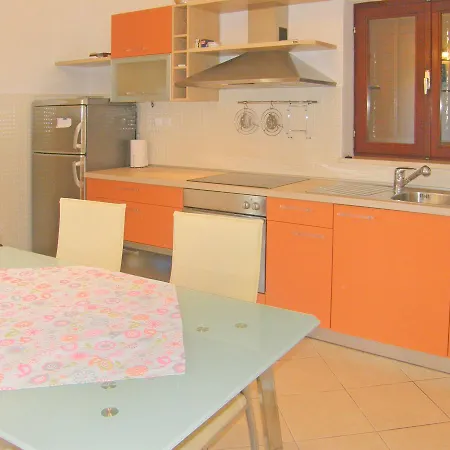 Apartments Rina Primosten Exterior photo